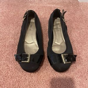 Bandolino black with gold comfy flats